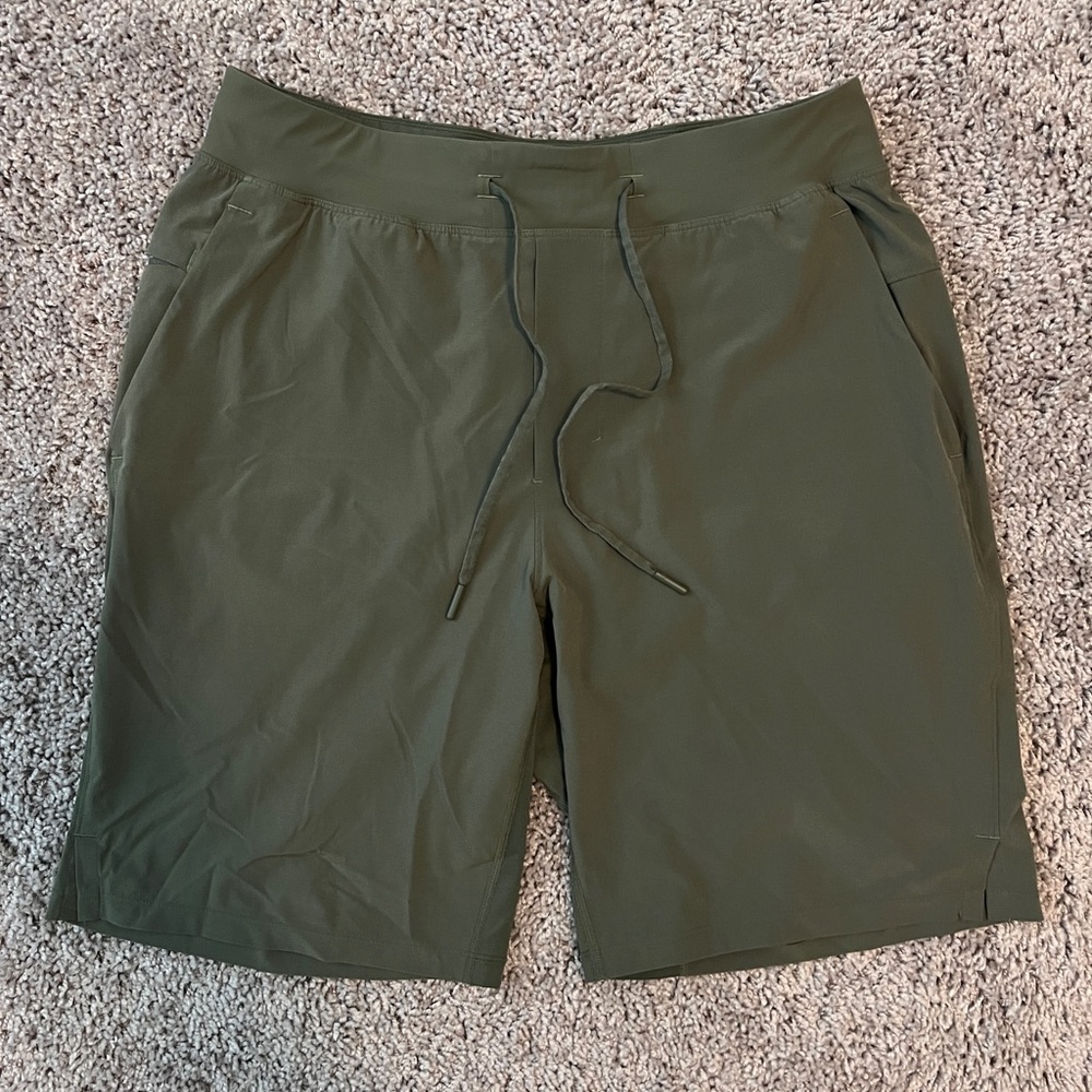 LuluLemon T.H.E. Short 9” (with Liner)